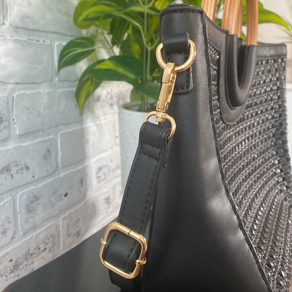 Medium size hobo bag! - Picture 4 of 7